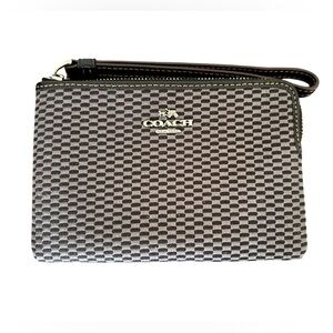 NWOT Coach Legacy Jacquard Wristlet